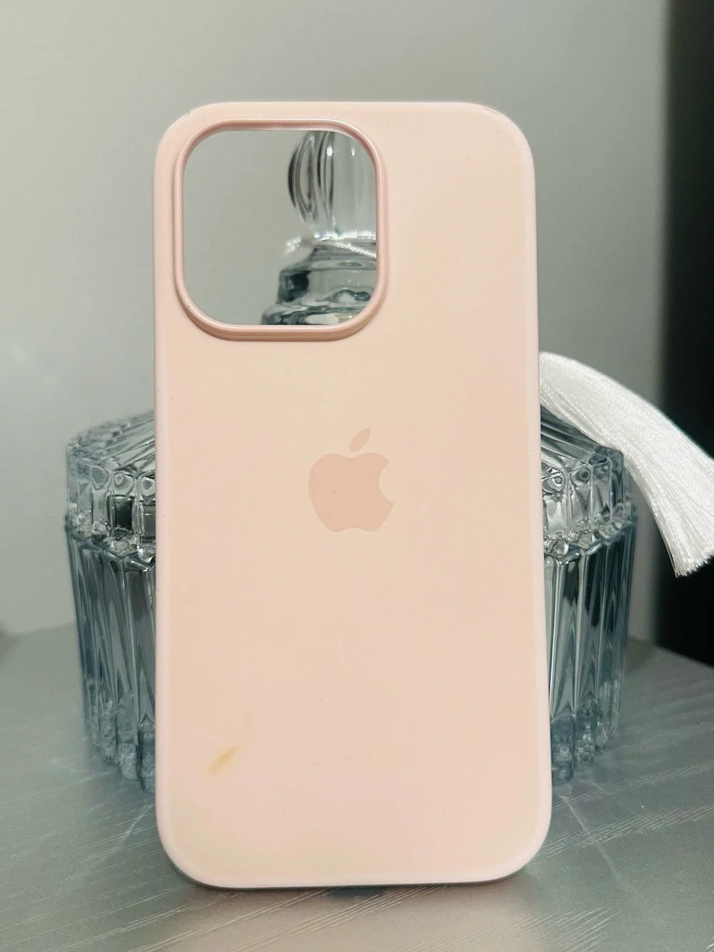 Apple Silicone iPhone 14 Pro Case in Light Pink